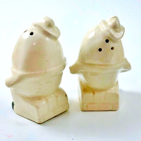 Vintage Anthropomorphic Egg Salt and Pepper Shakers Stamped Japan Humpty Dumpty - Picture 2 of 3